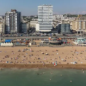 holiday-inn-brighton-seafront.brighton-hotels-england.com/